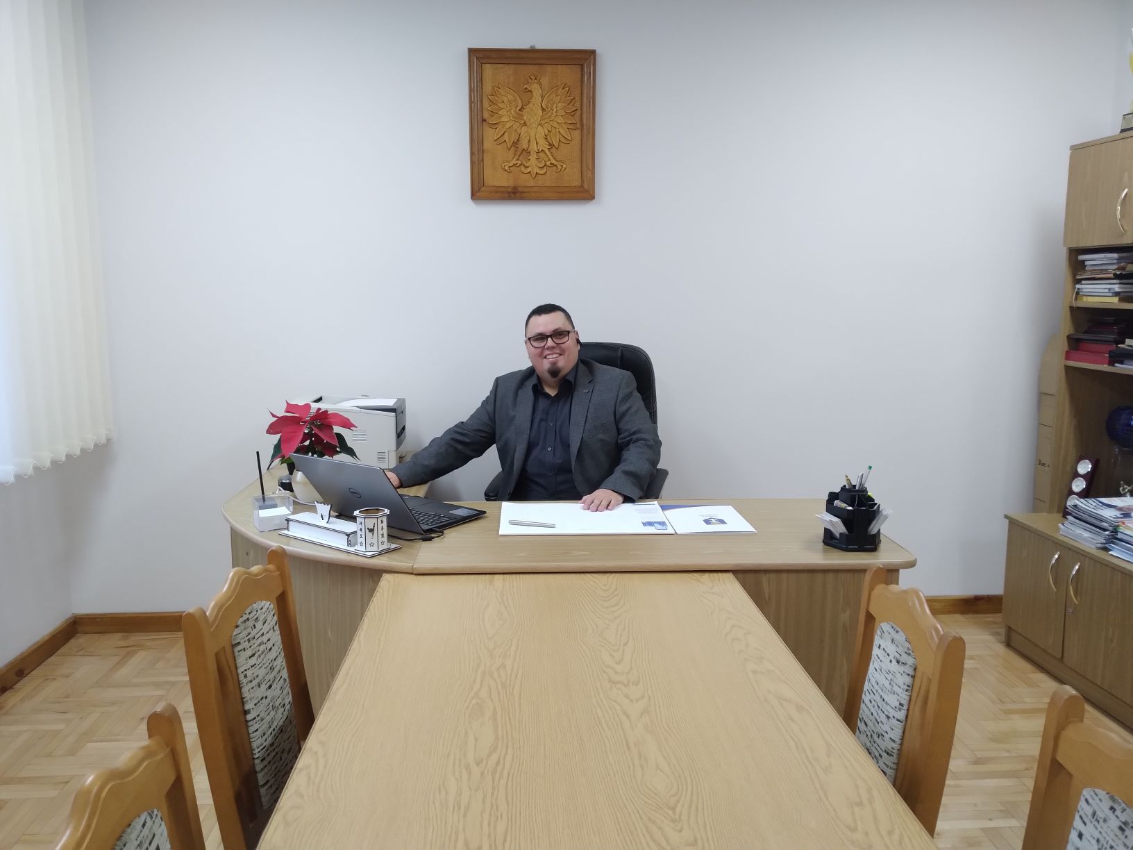 Fotel Wójta Godzina pracy na stanowisku Wójta Gminy Łomazy